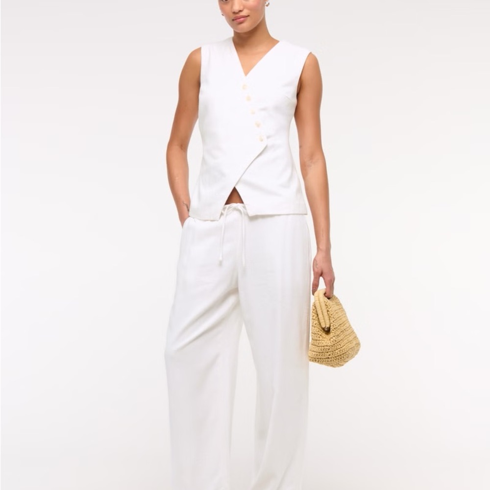 Abercrombie & Fitch White Linen-Blend Pull-On Pant - Small - Short